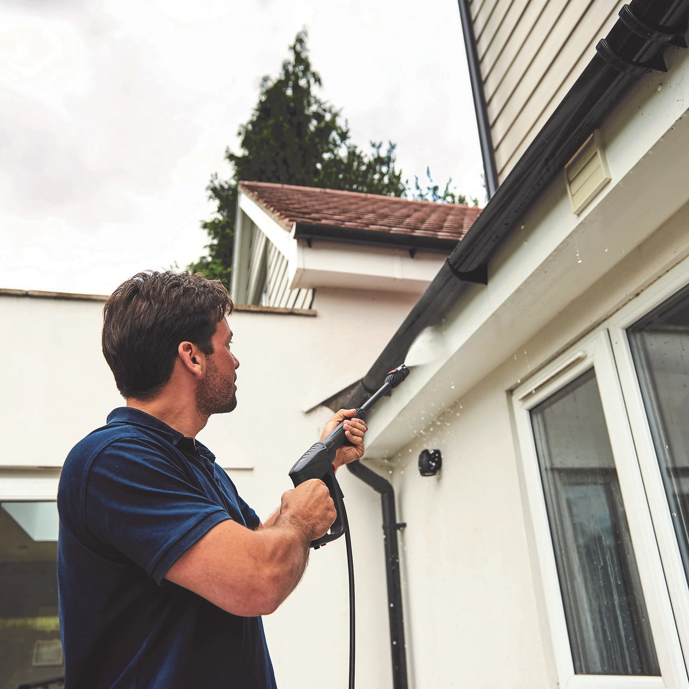 Bosch Universal Aquatak 135 Kit Corded Pressure washer 1.9kW - Image 4